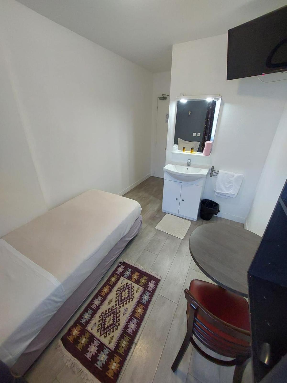 Le Kleber Hotel Montreuil  Luaran gambar